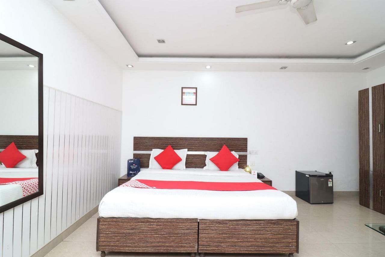 Oyo 10257 Hotel Lotus Park Gurgaon Esterno foto